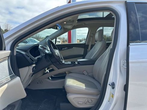 Used 2017 Lincoln MKX Reserve image 22