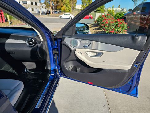 Used 2018 Mercedes-Benz C 350e Sedan image 29