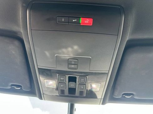 Used 2023 Volkswagen Atlas Cross Sport SE w/ Panoramic Sunroof Package FWD image 30