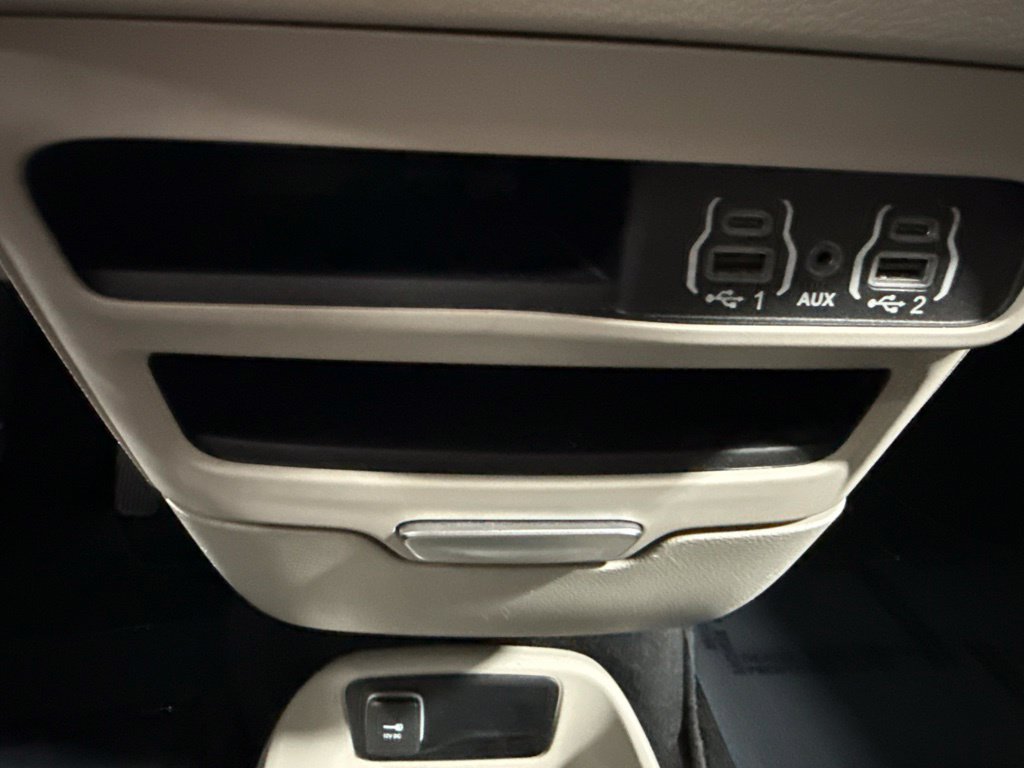 Used 2022 Chrysler Voyager LX FWD image 26