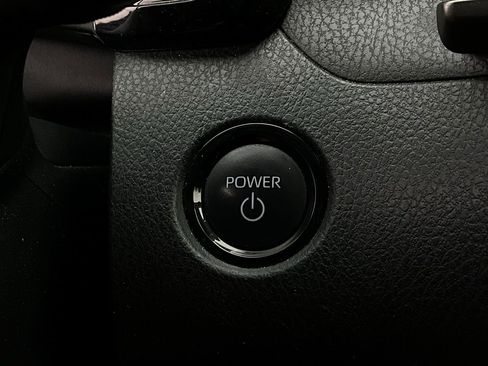 Used 2025 Toyota Camry LE image 27