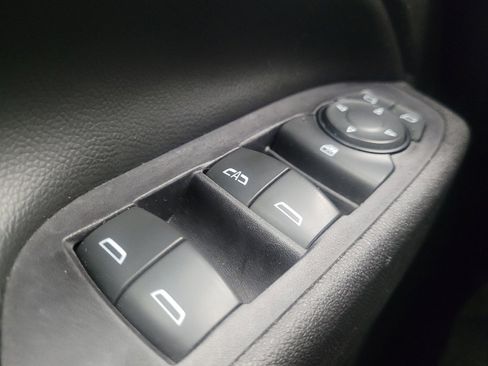 Used 2019 Chevrolet Equinox LT image 27