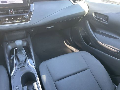 Used 2025 Toyota Corolla LE FWD image 14