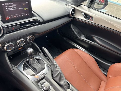 Used 2022 MAZDA MX-5 Miata Grand Touring image 16