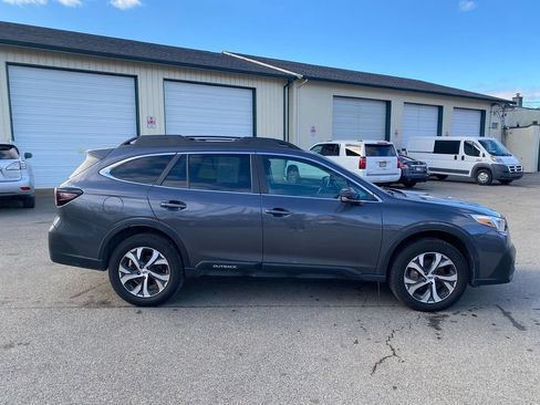 Used 2022 Subaru Outback Limited AWD/4WD image 4
