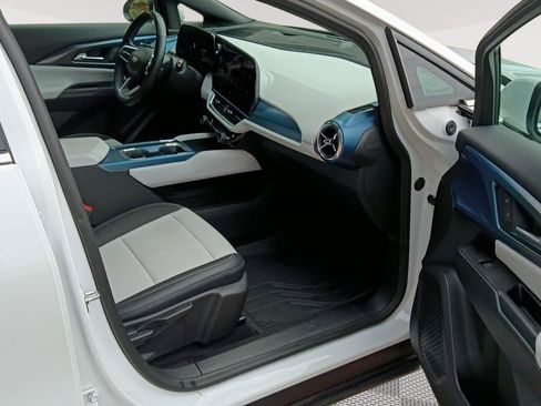 Used 2024 Chevrolet Equinox EV LT w/ Active Safety Package 3 FWD image 33