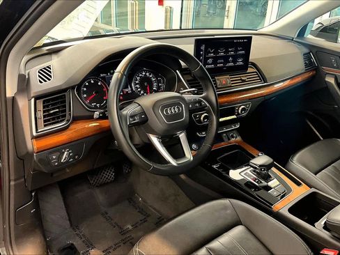Used 2022 Audi Q5 2.0T Premium w/ Convenience Package image 17