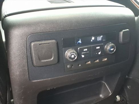 Used 2019 Chevrolet Suburban Premier image 18