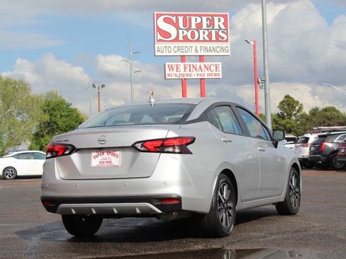 Used 2025 Nissan Versa SV FWD image 4