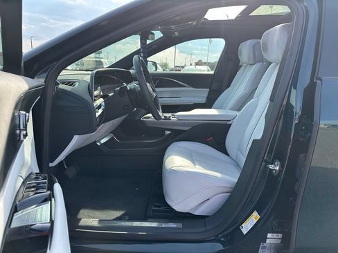 New 2024 Cadillac Lyriq Luxury RWD image 22