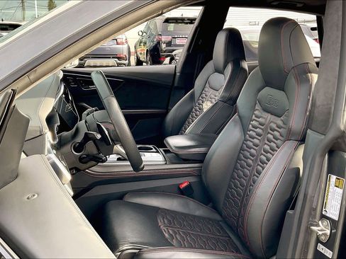 Used 2020 Audi RS Q8 w/ Carbon Optic Package image 27
