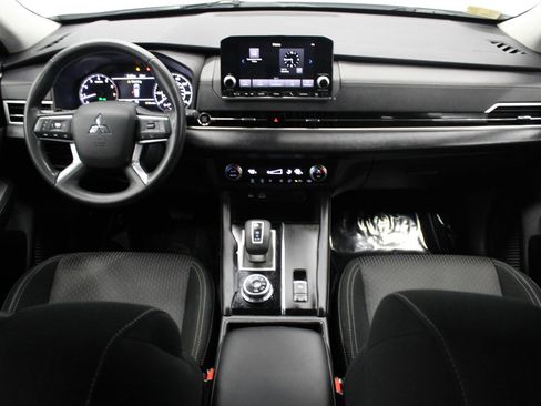 Used 2022 Mitsubishi Outlander ES image 18