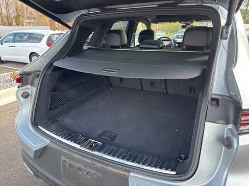 Used 2024 Porsche Cayenne w/ Premium Package image 12