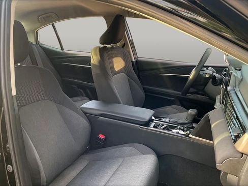 Used 2025 Toyota Camry LE FWD image 9
