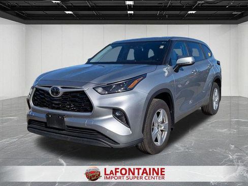 Certified 2024 Toyota Highlander LE image 1
