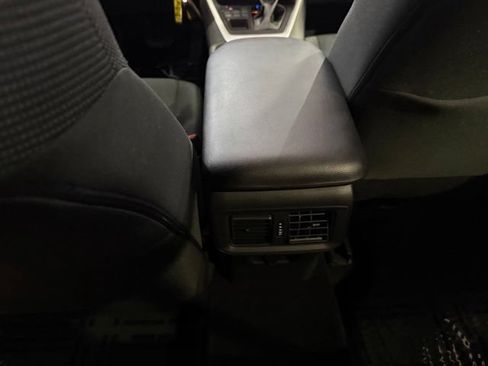 Used 2023 Toyota RAV4 LE AWD/4WD image 22