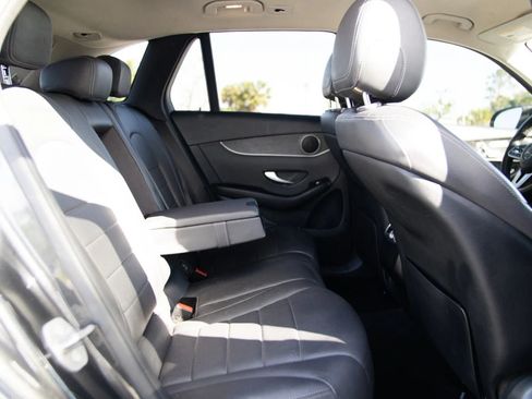 Used 2021 Mercedes-Benz GLC 300 image 27