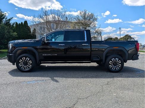 Used 2024 GMC Sierra 2500 Denali Ultimate w/ Max Trailering Package AWD/4WD image 9