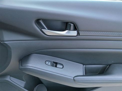 Used 2024 Nissan Altima 2.5 SV image 29