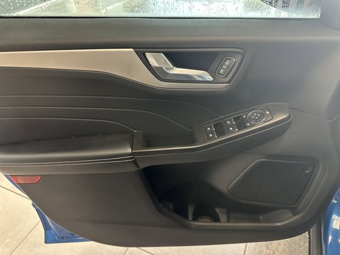 Used 2021 Ford Escape SEL image 17