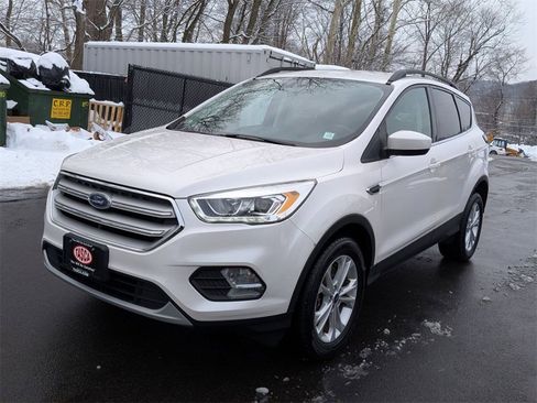 Used 2018 Ford Escape SEL image 9