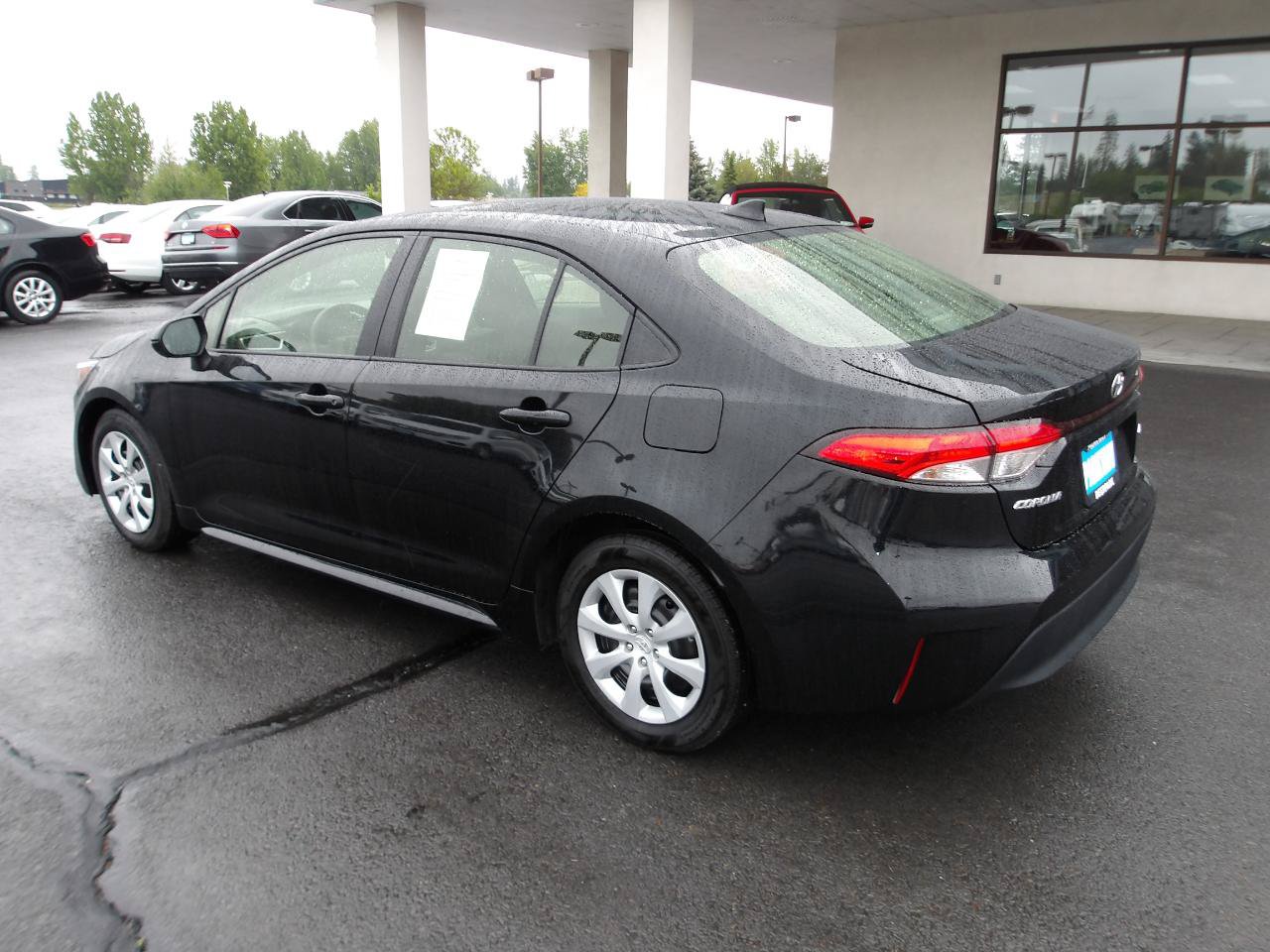 Used 2023 Toyota Corolla LE FWD image 3