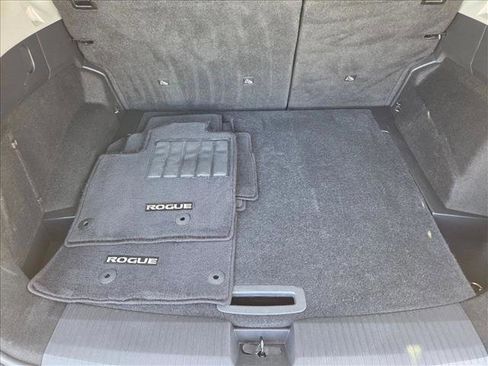 Used 2024 Nissan Rogue SV image 5