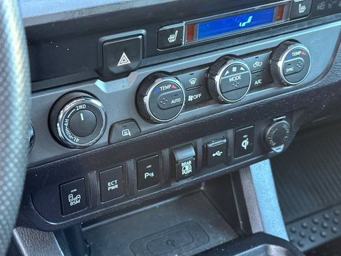 Used 2021 Toyota Tacoma TRD Off-Road image 22