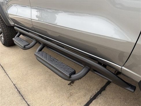 Used 2024 Chevrolet Colorado ZR2 w/ Technology Package image 10