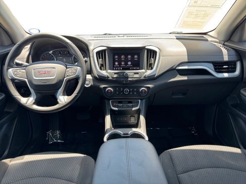 Used 2024 GMC Terrain SLE w/ Driver Convenience Package FWD image 12