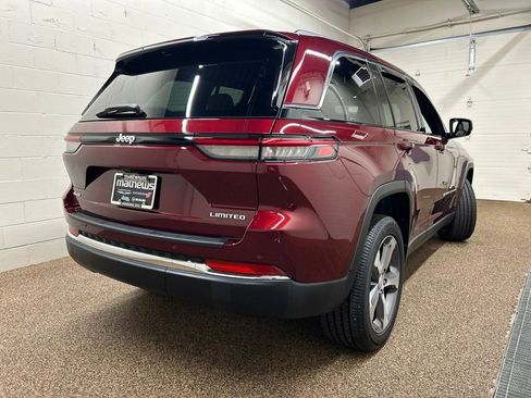 Used 2025 Jeep Grand Cherokee Limited w/ Trailer Tow Package AWD/4WD image 2