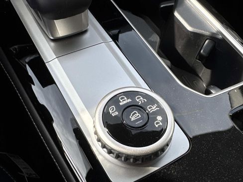 New 2026 Mitsubishi Outlander LE image 24