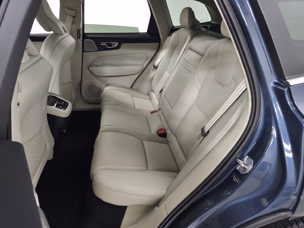 Used 2019 Volvo XC60 T5 Inscription AWD/4WD image 39
