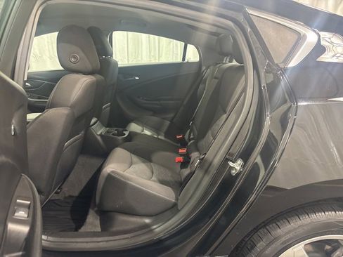 Used 2018 Chevrolet Volt LT image 9