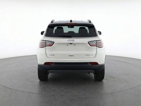 Used 2025 Jeep Compass Limited image 7