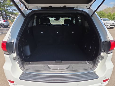 Used 2022 Jeep Grand Cherokee Laredo X image 14