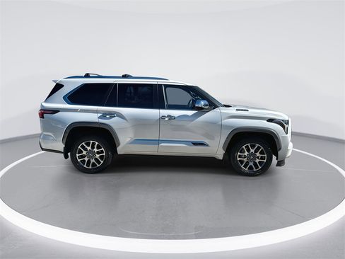 Used 2025 Toyota Sequoia 4WD image 9