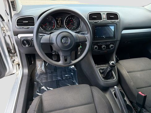 Used 2010 Volkswagen Golf 2-Door image 16