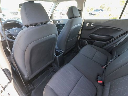Used 2021 Hyundai Venue SE image 25