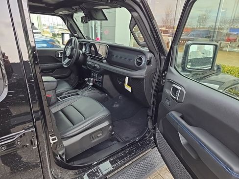 Used 2024 Jeep Wrangler High Altitude image 21