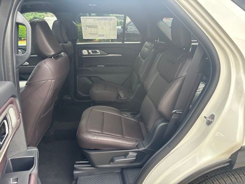 New 2026 Ford Explorer Platinum w/ LUX Leather Package AWD/4WD image 15
