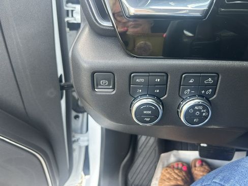 Used 2023 GMC Sierra 1500 SLT w/ SLT Premium Package AWD/4WD image 47