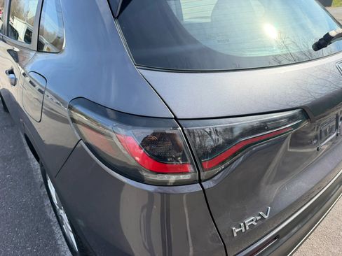 Used 2023 Honda HR-V LX image 11