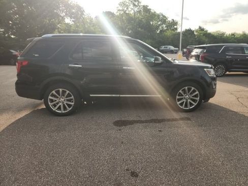 Used 2017 Ford Explorer Limited FWD image 10