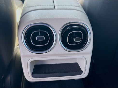 Used 2024 Mercedes-Benz C 300 Sedan image 22