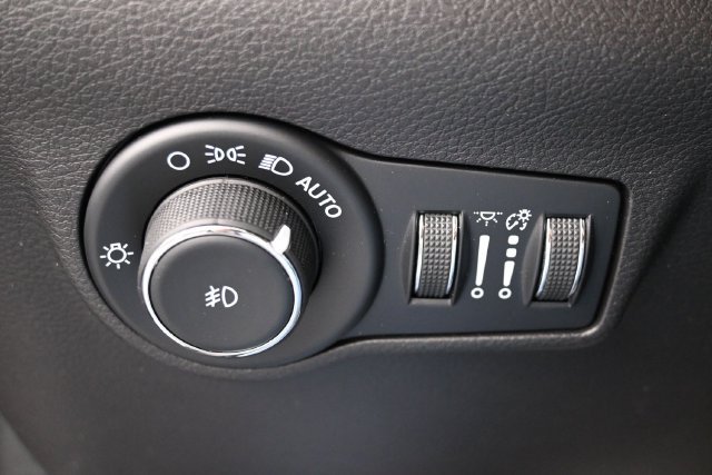 Used 2023 Jeep Compass Limited w/ Elite Group AWD/4WD image 24