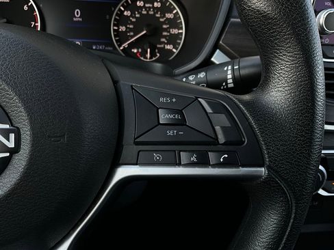 Used 2025 Nissan Altima 2.5 SV image 33