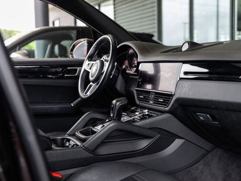 Certified 2022 Porsche Cayenne AWD/4WD image 41