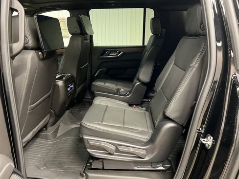 New 2026 GMC Yukon XL Denali AWD/4WD image 13