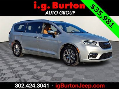 Used 2023 Chrysler Pacifica Pinnacle